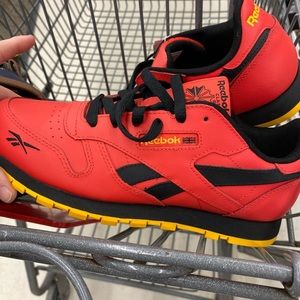 Reebok classic red  7Y BRAND NEW